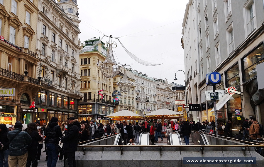Graben, Wien, Österreich, December 2024 - shopping street in Vienna with Christmas decorations